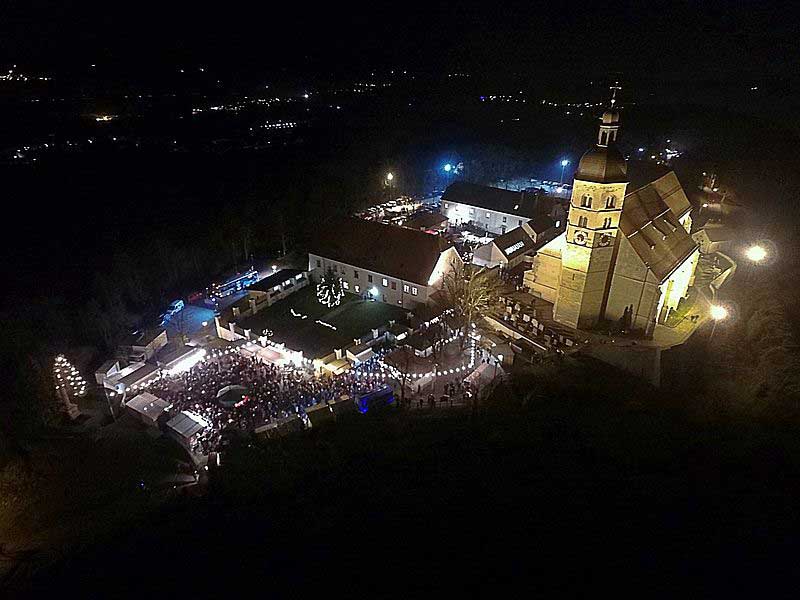 Christkindlmärkte-Niederbayern-bogenberg Romantik auf dem Bogenberg beim Weihnachtsmarkt